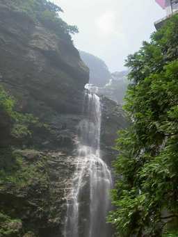 古诗《题西林壁》《游山西村》诗意 古诗游山西村的诗意