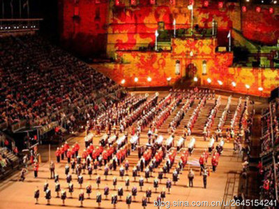 爱丁堡皇家军乐队分列式表演－EdinburghMilitaryTattoo 分列式进行曲加长版