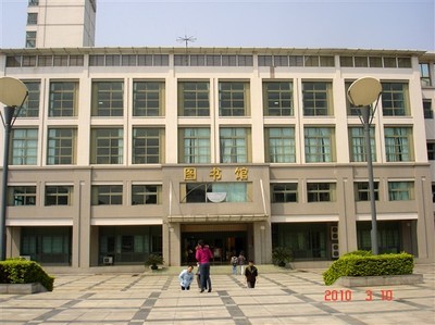 华南师范大学南海校区图书馆之行 华南师范南海校区