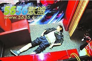 顾客网吧上网猝死，网吧是否有赔偿责任 为什么网吧上网会猝死