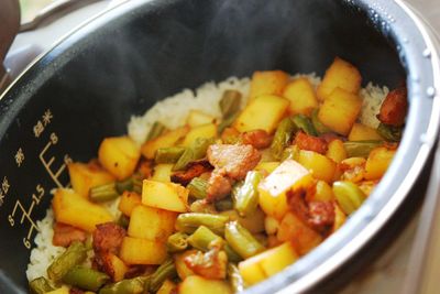 豆角、土豆焖饭 豆角焖饭的做法电饭锅