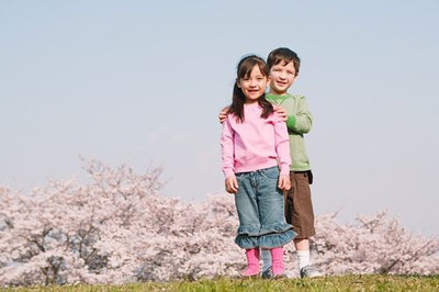 歌谣背后的商机：一 年级的小偷二年级的贼、三年级的美女没人追、 天谕家贼难防小偷是谁