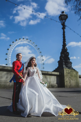 英伦风格婚纱照，威廉王子和凯特王妃的芭比创意 威廉和凯特