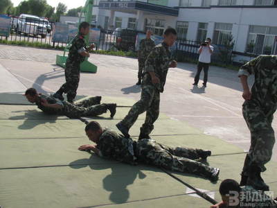 2009擒敌拳及应用 2009武警新式擒敌拳