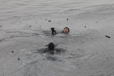 大连石油管爆炸带来的海水污染怎么处理？ 大连彦年海水游泳馆