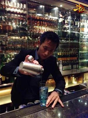 酒吧调酒师常用的四种调酒方法介绍 酒吧调酒师视频