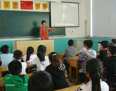 《吸烟有害健康》主题班会教案 吸烟有害健康班会教案