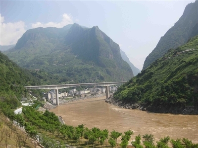 中国锦屏山暗物质探测地下实验室 四川锦屏山 暗物质