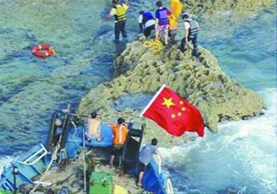 香港保钓船登上钓鱼岛！！ 中国人登上钓鱼岛