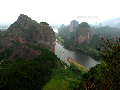 世界自然遗产龙虎山，千年悬棺之谜 龙虎山悬棺表演