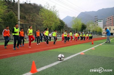 小学一年级体育公开课教案 新生一年级体育课视频