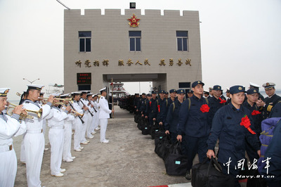 在《海军战友录》看到4317艇卢军的信息 26基地战友录