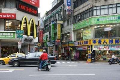 香港人眼中的“大陆妹”和“大圈仔” 香港人眼中的大陆公安