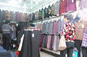  小服装店记账表格图 年过半百的大妈开服装店记