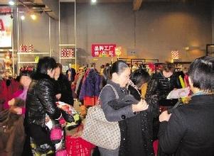  胡建：服装品牌与其血拼“一线”不如退居“二线”