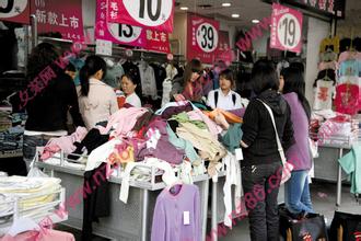  开服装店进货渠道 听、看、访、查 开服装店进货需审慎