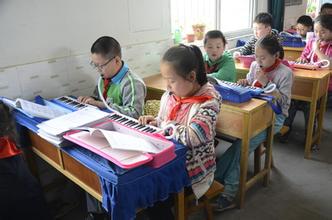  浅谈小学音乐教学 浅谈口风琴教学在音乐教学中的作用