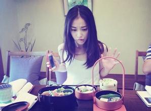  elies吊带衫豪放出镜 我想卖吊带衫怎么操作?