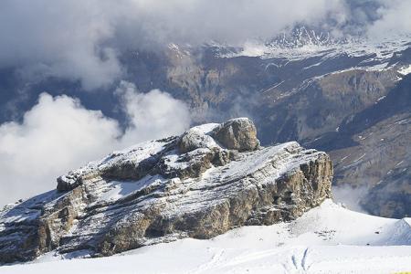 铁力士雪山 瑞士铁力士雪山，因特拉肯小镇___交响乐和小夜曲