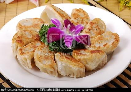 速冻饺子做锅贴的做法 锅贴饺子