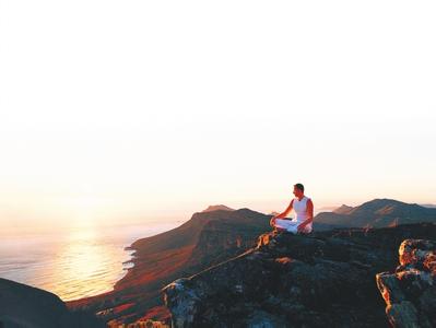 悬崖边的贵族 《悬崖边的贵族》 《悬崖边的贵族》-内容简介，《悬崖边的贵族》