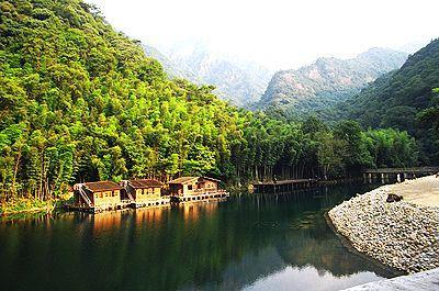 杭州地理位置概述 牯牛降景区 牯牛降景区-地理位置，牯牛降景区-概述