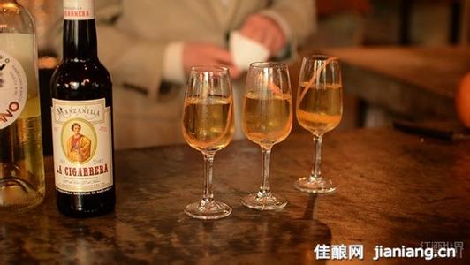 家庭主要收入来源类型 开胃酒 开胃酒-来源，开胃酒-主要类型