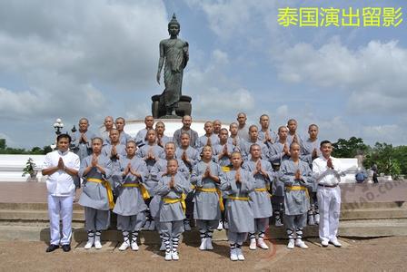 女子直播月收入一万五 我只有小学毕业，练过武当过兵，现在二十出头，月收入一万左右，但是如何解决硬伤？