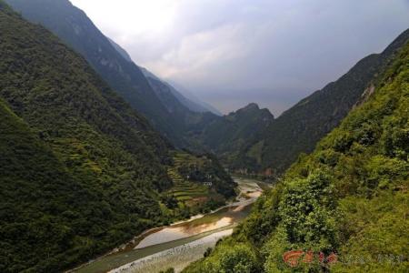 月亮洞风景区 月亮洞风景区 月亮洞风景区-基本内容