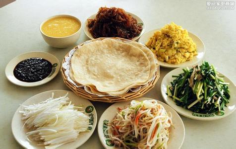 电饼铛做春饼 电饼铛之春饼烤肉~~