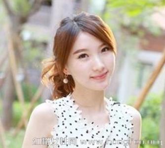 小脸女生适合什么发型 清新女生小脸马尾发型