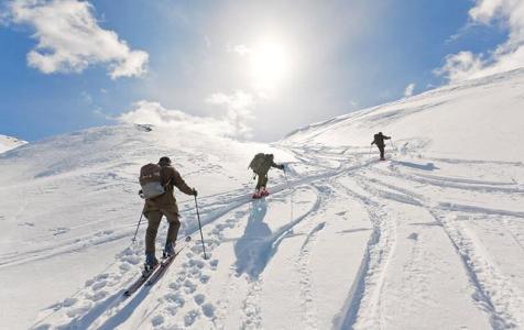 冬季登山注意事项 冬季登山滑雪需要注意什么