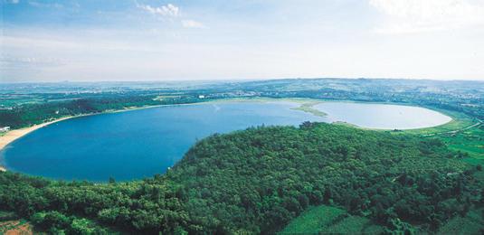 湛江市湖光岩导游词 湛江湖光岩风景区导游词