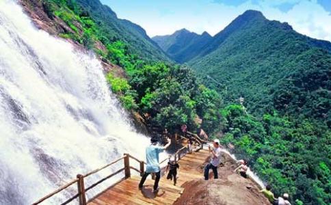 洈水风景区景点介绍 龙山风景区的景点介绍，去龙山怎么坐车