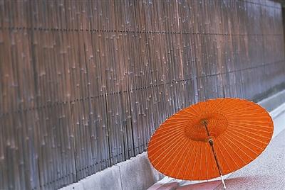 4月的窗口不怕雨 四月的窗口不怕雨