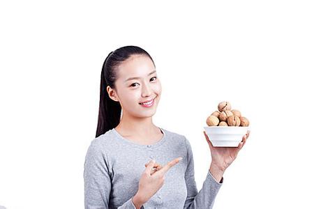 孕期吃核桃的最佳时间 孕期什么时候吃核桃最好