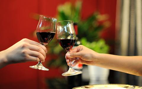 红酒怎么喝是正确的 怎样正确饮用葡萄酒