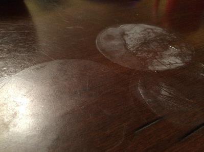 如何去除桌子上的烫痕 家具上的烫痕如何去除
