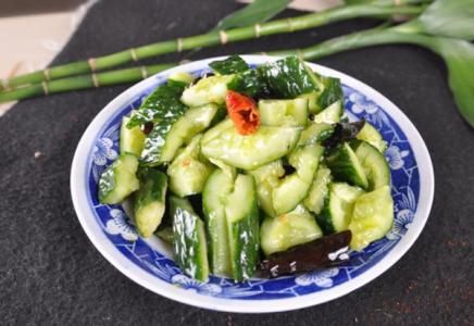 台湾人减肥食谱：海蜇皮+黄瓜丝