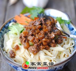 土豆牛肉打卤面 牛肉土豆炸酱面的做法