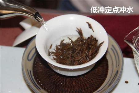 武夷岩茶冲泡方法 武夷红茶的冲泡方法