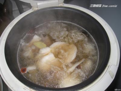 秋冬中医食疗：罗汉果银耳瘦肉汤