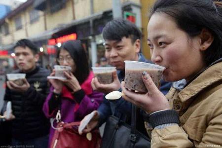 鸿茅药酒适合哪些人群 腊八粥适合哪些人群