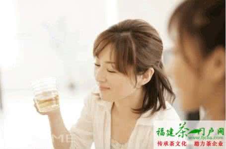 女人喝普洱茶的好处 女人常喝普洱茶有什么好处