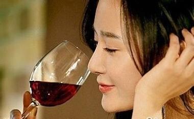 红酒怎么喝是正确的 教你如何正确喝红酒