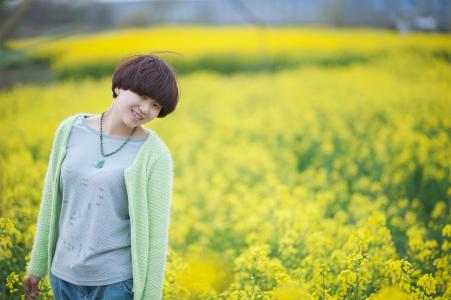 若有来生 我愿为树 若有来生，愿爱不再成等待