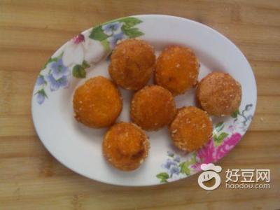 油炸南瓜饼怎么做蓬松 炸南瓜饼怎么做