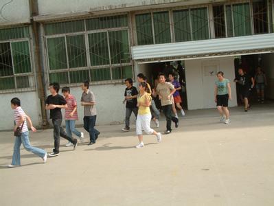 地震应急预案 2012年小学生地震应急预案