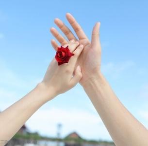 女人哄男人的撒娇句子 男人哄女人的招数有哪些