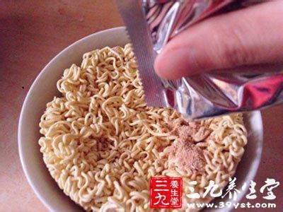 长期食用方便面 长期食用方便面的危害有哪些？